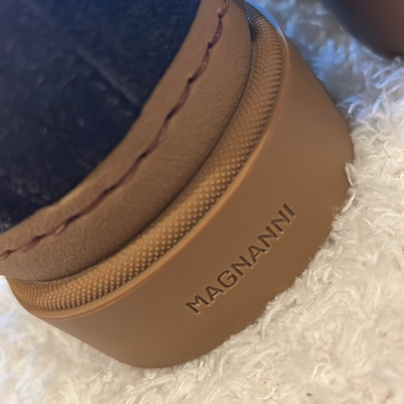 NEW!  MAGNANNI Lupin Suede Boot - Picture 5 of 9